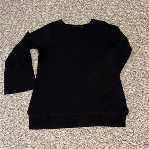 Cyrus Women's Lightweight Black Crew Neck Sweater